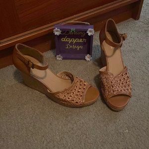 Maurice’s Ladies Size 11 Brown Leather Cork Platform Dress Sandals- Like New